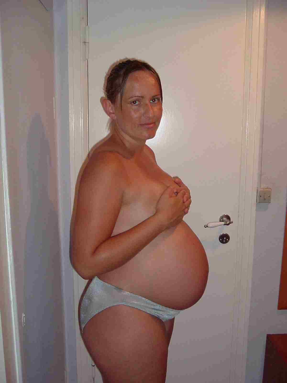 Любительские фото беременных малышек с возбуждающими титьками